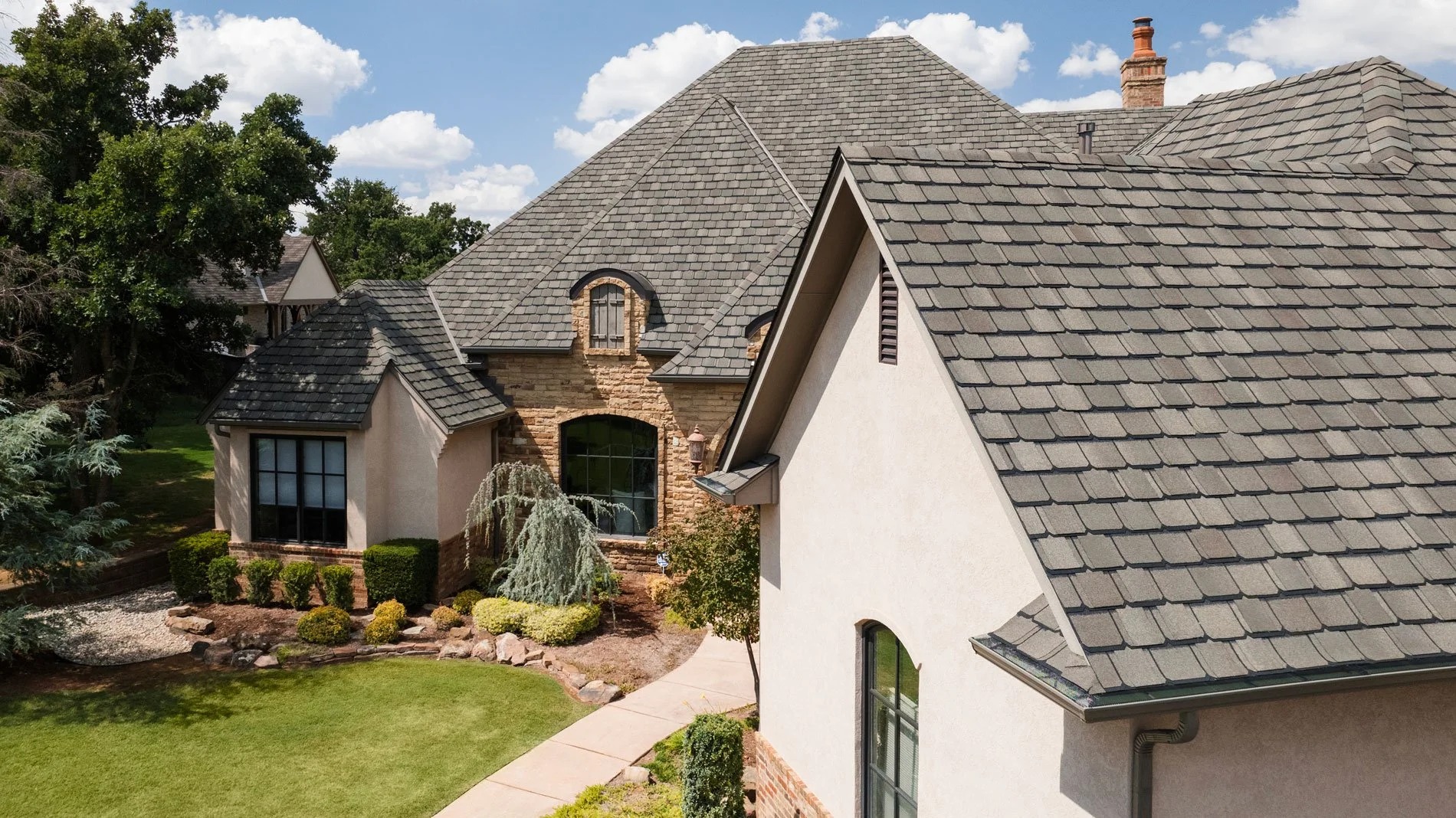 Asphalt Roofing Contractor in Kyle, Texas